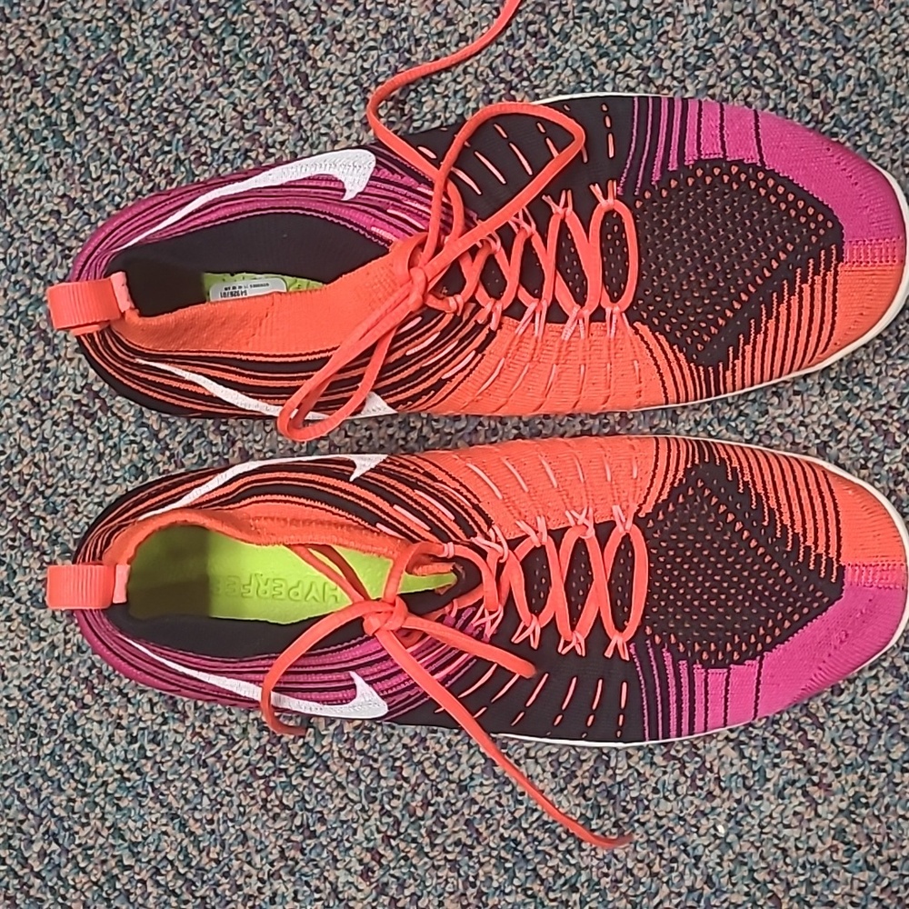 Like New Nike Hyperfeel Pink and Orange Cross Elite Running Shoe